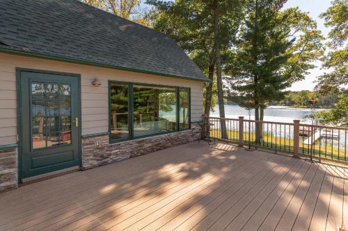 Balcony/terrace, Whitefish Lake Home with Heated Indoor Pool in Crosslake (MN)