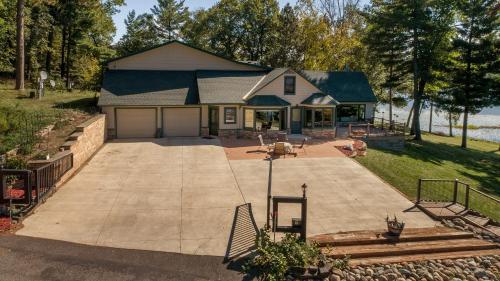 Whitefish Lake Home with Heated Indoor Pool