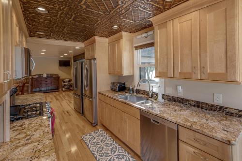 Kitchen, Whitefish Lake Home with Heated Indoor Pool in Crosslake (MN)