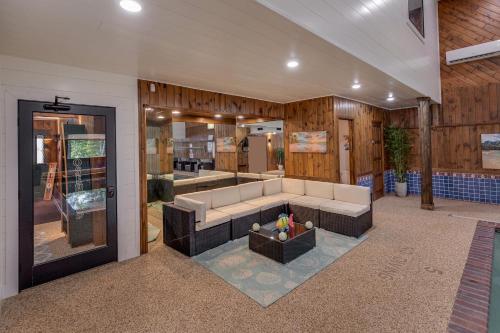 View, Whitefish Lake Home with Heated Indoor Pool in Crosslake (MN)