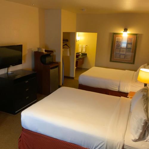 Deluxe Queen Room