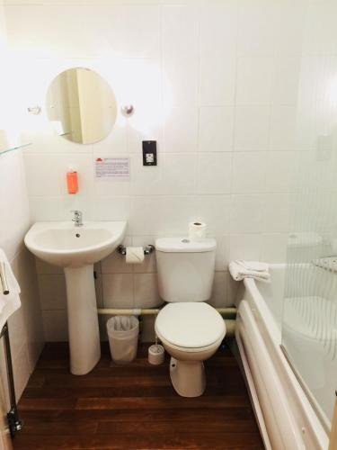 ห้องน้ำ, โรงแรมเซเลบริตี้ (Hotel Celebrity) in บอร์นมัธ
