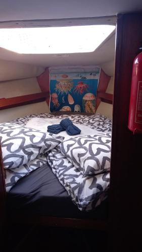 Barco el viento in San Adrian de Besos