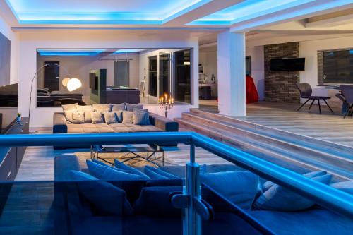 Loft mit Whirlpool Sauna Kino nähe Wolfsburg (Loft mit Whirlpool Sauna Kino nahe Wolfsburg) in เฮล์มชเต็ดท์