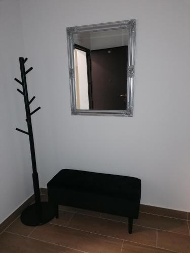 One-Bedroom Apartment image 5