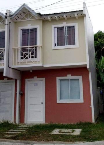 Garden Bloom South, Spring Village Road, Pakigne, Minglanilla, Cebu 2-bedroom Townhouse