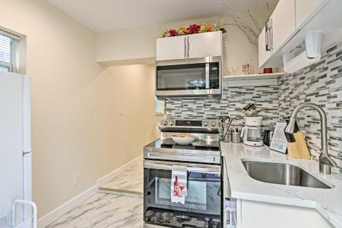 Modern Studio with Fire Pit - 1 Block to Beach! in Deerfield Beach, USA