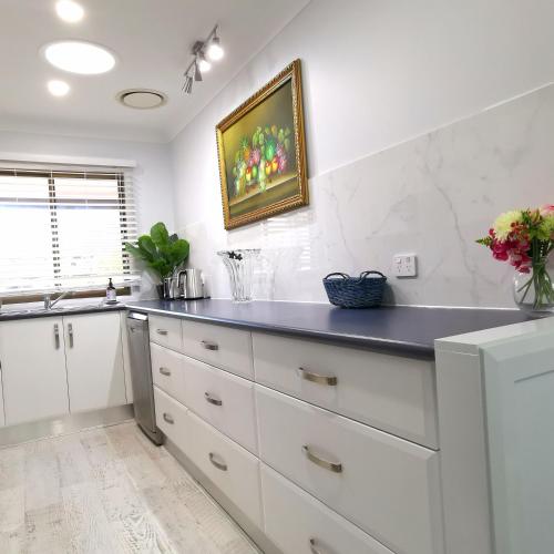 Getaway Lakefront Environmental House on Lake Macquarie with Water View in Mannering Park