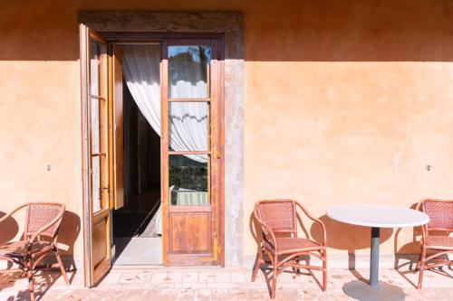 Superior Double Room with Pool View