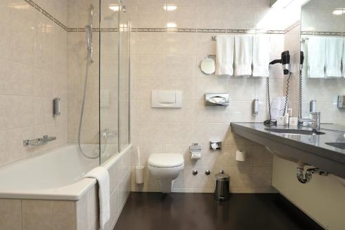 room detail thumbnail 2