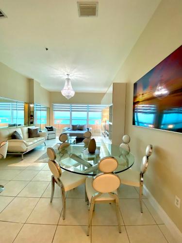 Large luxurious direct ocean front Penthouse or Deluxe one bedroom ocean front condo-free parking-