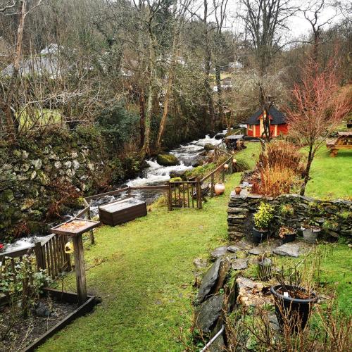 Rooms by the River at Glan Aber