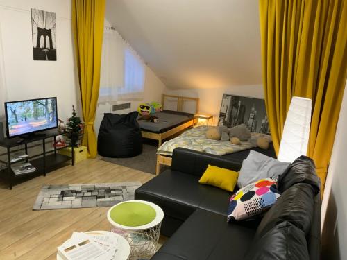 3 twin beds, 1 sofa bed