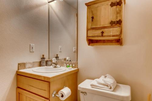 Los Pinos - Luxury Breckenridge SkiCondo secondary