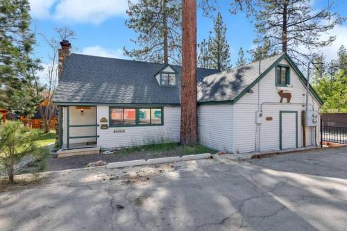 Moosehead Lodge lakefront walking distance to downtown