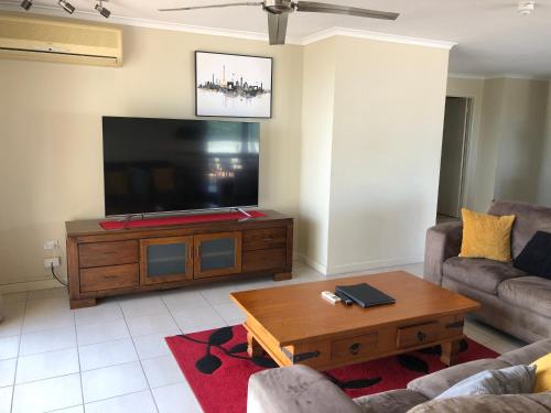 Coral Towers Holiday Suites - image 4