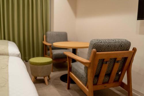 Twin Room image 9