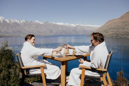 Azur Lodge