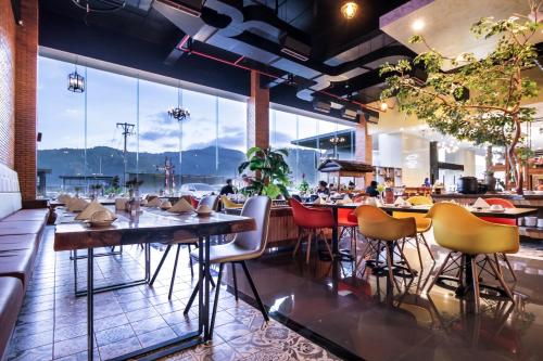 Restaurant, Parkside Gayo Petro Hotel - Takengon in Takengon