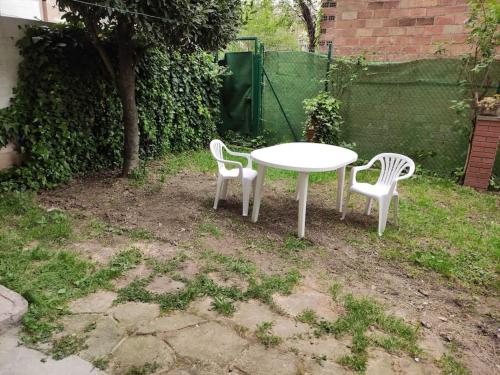 Apartamento con jardin para 4 personas y bebe
