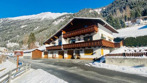 Haus Marita St. Leonhard / Pitztal