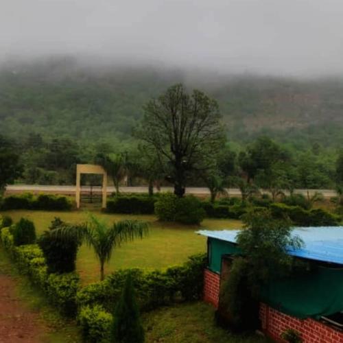 PARVAT RESORT
