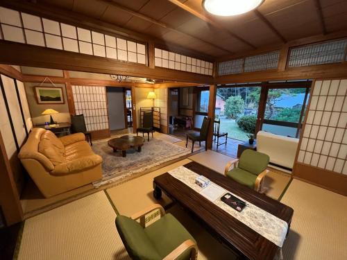 1st floor 6 tatami floor × 2 + wide edge photo 1