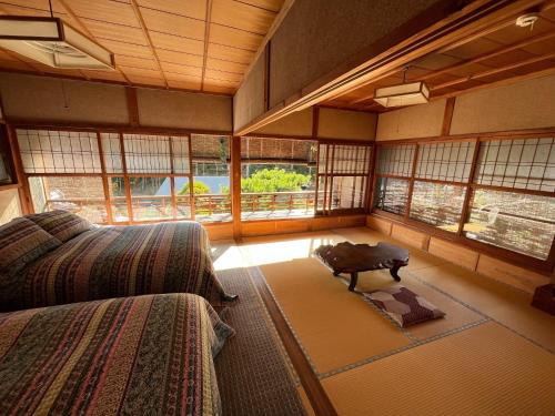 1st floor 6 tatami floor × 2 + wide edge photo 2