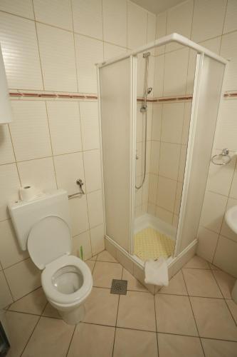 Twin Room with Private Bathroom