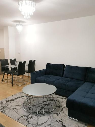 One-Bedroom Apartment image 8