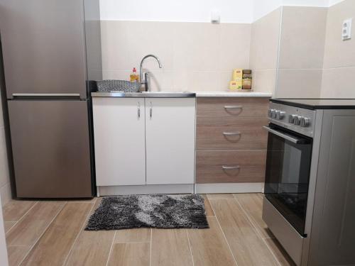 One-Bedroom Apartment image 7