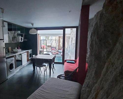 2 bedrooms, 3 beds