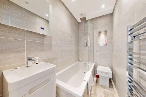Stylish 2bed2bath flat 4min from tube station, Londýn (fotografie 4)