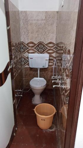OYO 84018 Ra Inn Hotel