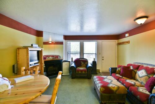 Wolf Lodge Condo #302 - image 11