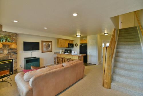 Moose Hollow Condo #209 - image 6
