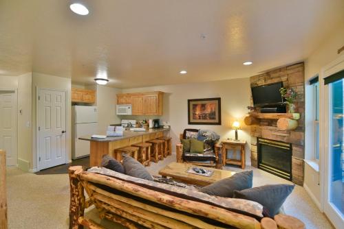 Moose Hollow Condo #407 - image 11