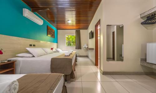 1 double bed, 2 twin beds