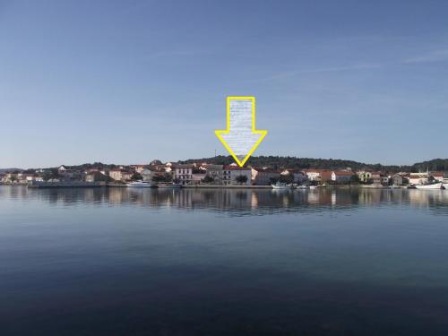  Apartments Mile - next to the sea in Kukljica