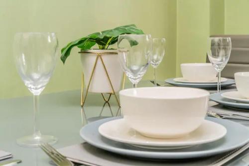 Long stays, Professionals, Family relocation's