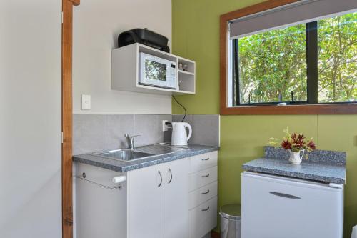Upepo - The Retreat - Cape Foulwind Studio photo 2