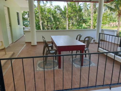 Balcony/terrace, Pentaqua -Dineros Guest House near Century-old Barcelona Church and Ruins