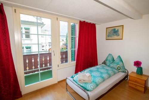 Waldeg 4 Historic House - Holiday Apartment in Interlaken, Schweiz