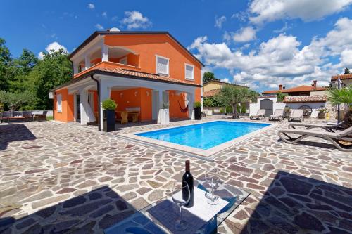 Villa Deni - Four Bedroom Villa with Pool - Accommodation - Buje