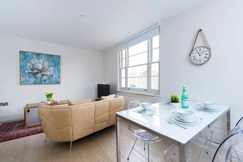 Recently redecorated spacious and Modern 1BR flat in West London, Londýn (fotografie 6)