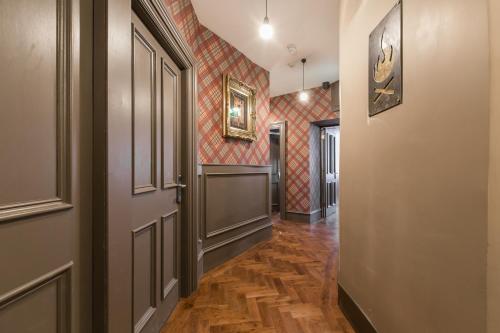 Dotări, The Baxter Hostel in Edinburgh