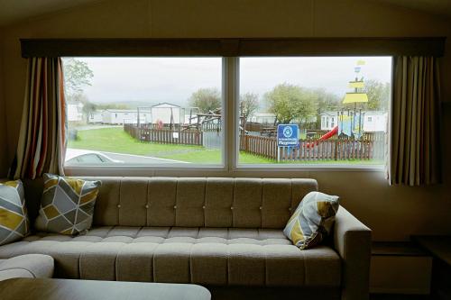 2 bedrooms, 4 beds