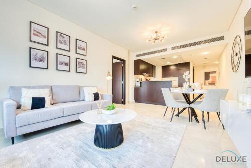Best Deal Elegant Studio with Balcony & Prime Location by Deluxe Holiday Homes, Dubaj (fotografie 6)