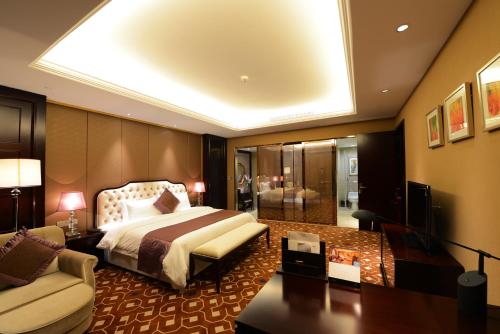 Superior Suite image 3