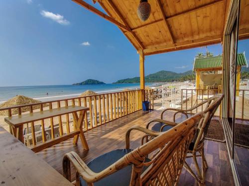 Next-ta-Sea Resort